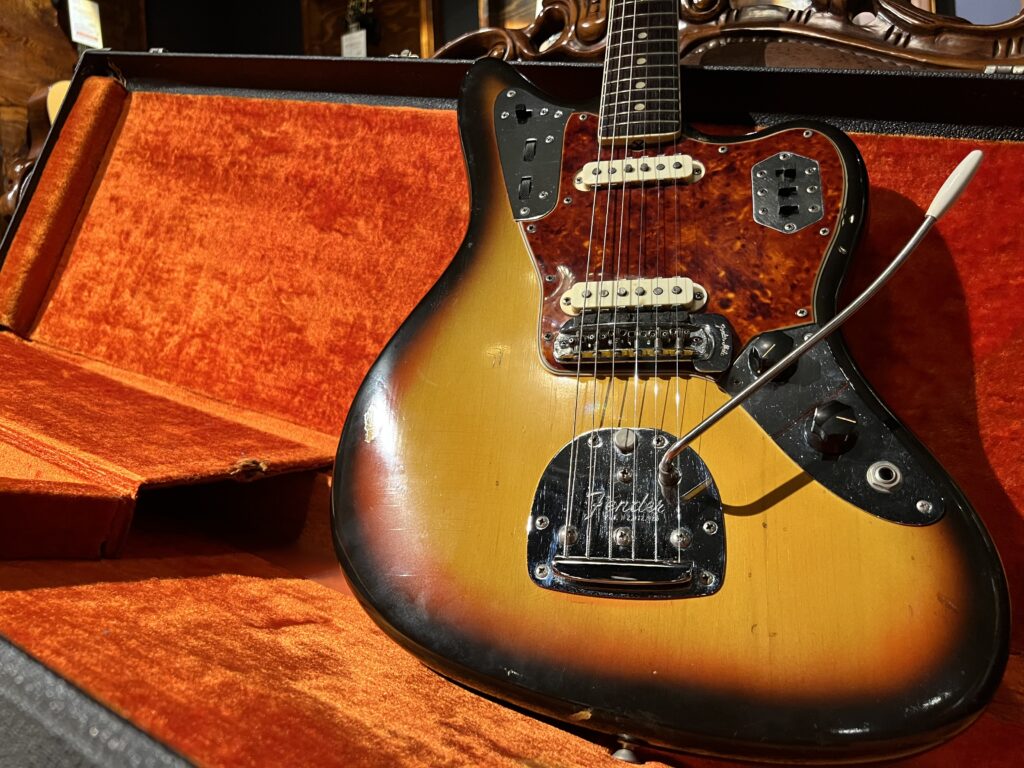 島根県松江市より、Fender Jaguar 1965年製 ヴィンテージギターを買取頂きました！ | 楽器買取専門リコレクションズ